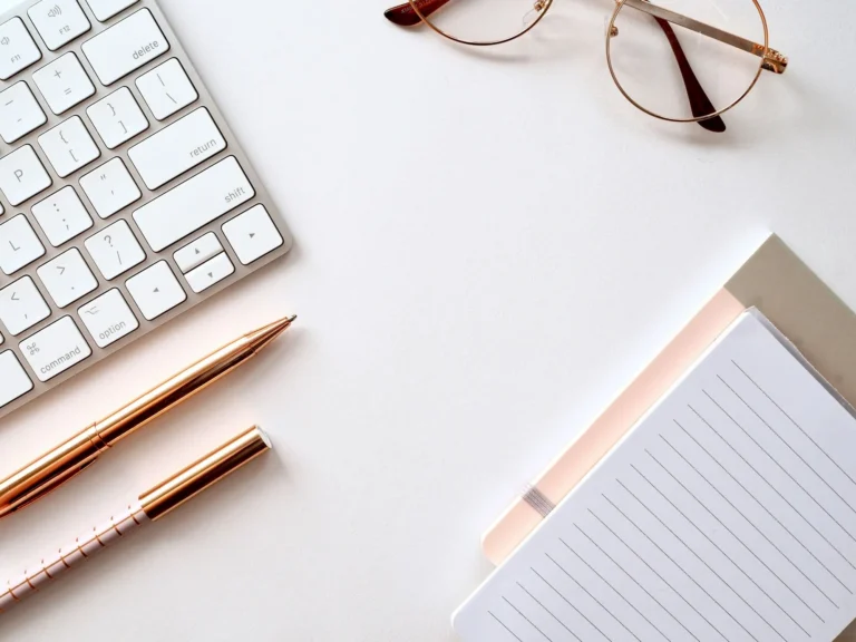 rédactrice web seo, disponible pour écrire de nouveaux articles sur le PVT en Australie et au Japon, ainsi que le service civique à l'étranger