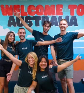 équipe de vanz travel souriante à Brisbane en Australie