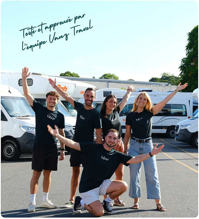 Équipe Vanz Travel à Brisbane en Australie, spécialiste des road trips et de la location de vans pour les voyageurs francophones.