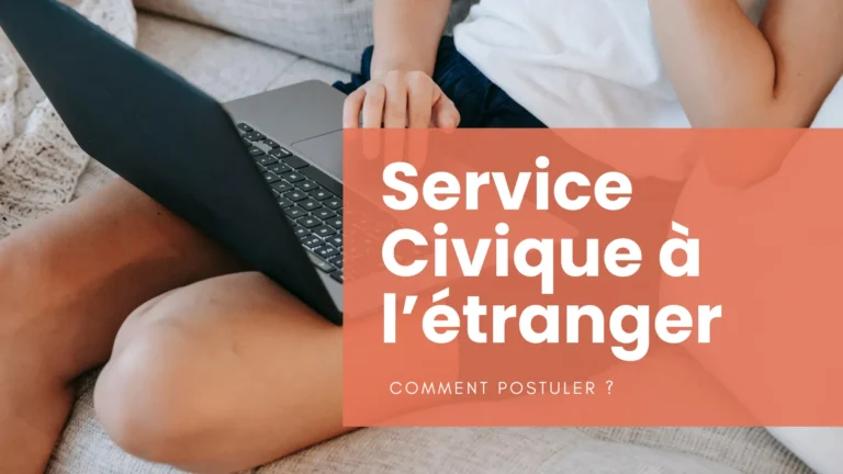 Bannière d'une jeune fille cherchant un service civique à l'étranger sur son ordinateur.